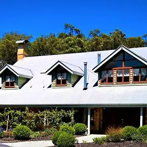 3* Bed & Breakfast Girraween Country